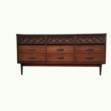 #424: 9 Drawer Mid Century Dresser