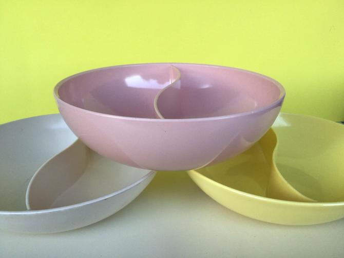Vintage Melmac Melamine Split Serving Bowls — Set of 3!