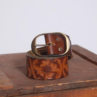 Vintage 70s tooled leather belt / 1970s leather belt / floral leather hippie belt / wide leather belt with brass buckle / boho belt / unisex 