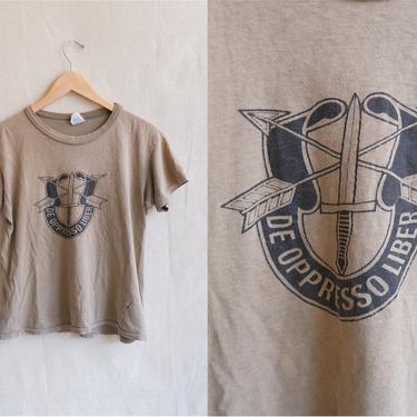 Vintage 70s 80s US Army Special Forces T Shirt/ 1970s 1980s De Oppresso Liber/ Paper Thin Single Stitch Military/ Size M 