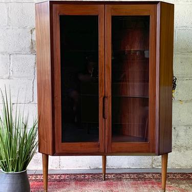 DANISH Mid Century Modern Corner ROSEWOOD LIQUOR Cabinet / Bookcase / China Cabinet 