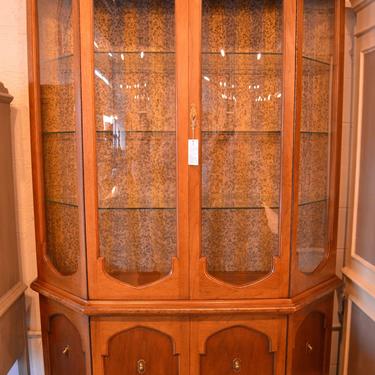 Customizable China cabinet - curved glasses - Item#1271 by Unique