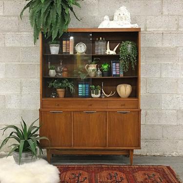 LOCAL PICKUP ONLY -------------- Vintage mcm Cabinet 