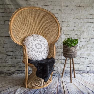 SHIPPING NOT FREE!!! Vintage Wicker Peacock Chair/Fan Back Chair (Mint Condition!) 