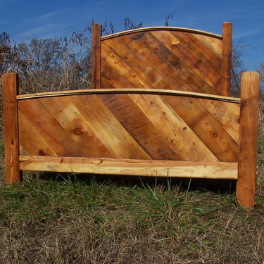 Cozy Country Bed with Diagonal Panel 