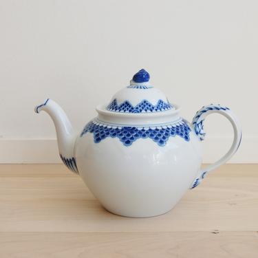 Rare Kronberg Bing and Grondahl Porcelain Tea Pot Made in Denmark, 654 