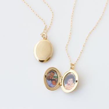 Oval Locket Personalized With Your Photo, Locket Necklace with Photos, Personalized Mom Necklace, Locket Necklace, Mother's Day Gift for Her 