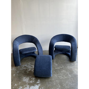 1980s Vintage Memphis Sculptural Cantilever Chairs and Ottoman 