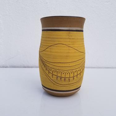 1975  Signed  Studio Pottery  Vase . 