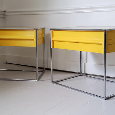 61180020 - 2 YELLOW PLASTIC CHROME GLASS -  - FURNITURE - SIDE TABLE