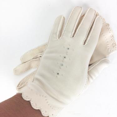 Vintage 50s Gloves | Vintage white embroidered gloves | 1950s wrist length cotton gloves 