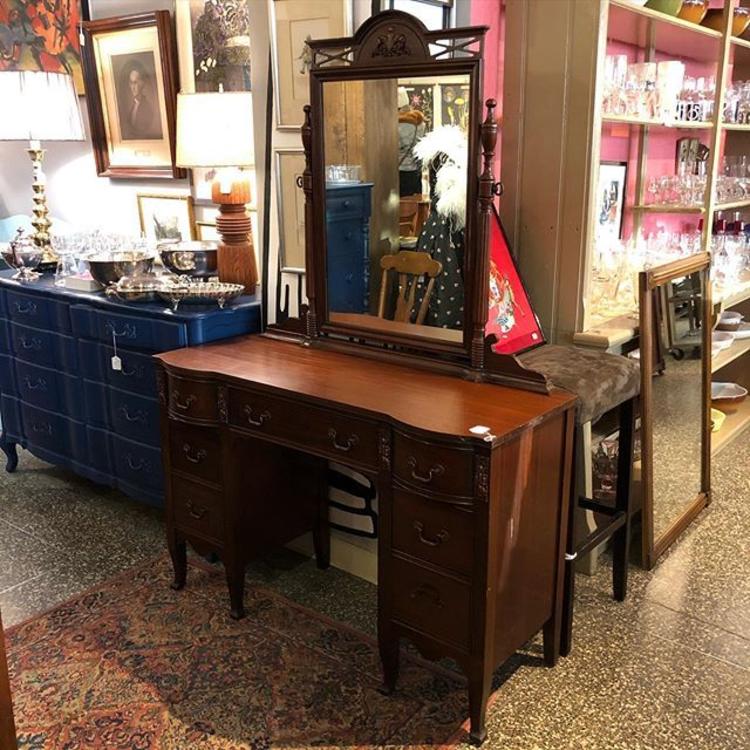                   Mahogany Vanity/Desk with Mirror