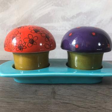 Vintage 3 Piece Set Raymor Mushrooms  Italy Salt &amp; Pepper Shaker Set Tray Ceramic R.1688 