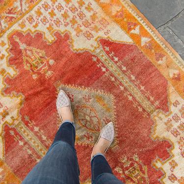 Vintage 5’3” x 7’2” Rug Geometric Medallion Hand Knotted Oushak Pumpkin Red Wool Low Pile 1930s - FREE DOMESTIC SHIPPING 