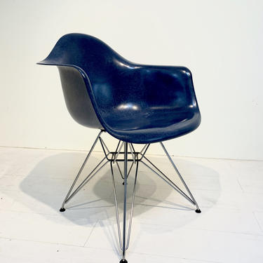 Mid Century Modern Ultramarine Blue Molded Fiberglass Armchair On Chrome Wire Legs by Eames for Herman Miller 