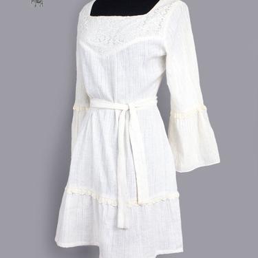 Gunne Sax Ivory Short Vintage Dress, 1970's Boho Hippie Style Minidress, Skirt Flared Sleeves Lace Cotton Festival Dress Size 4, Small 