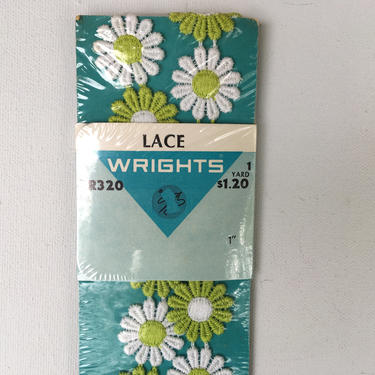 Vintage Daisy Lace Trim By Wrights, Lime Green And White Daisies, Groovy Mod, 1 Yard, Original Package 