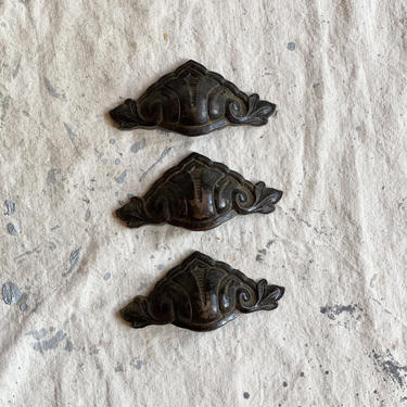 Set of 3 1890s Victorian Wood Hand Carved Drawer Pulls 