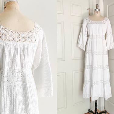 1970s Crisp White Cotton Mexican Dress With Crochet Lace 
