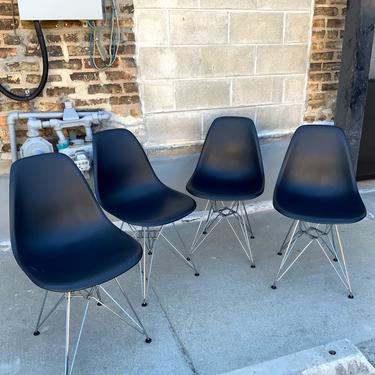 Original Herman Miller Eames Molded Plastic Shell Chair