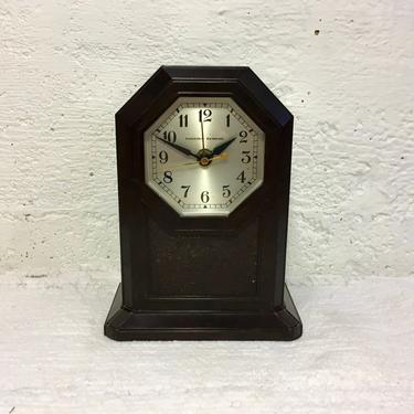 1920s Manning-Bowman Cathedral Clock Art Deco Bakelite Case, Quiet and Keeps Excellent Time 