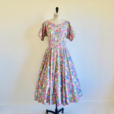 Vintage 1950's Pink Gray Floral Cotton it and Flare Dress Full Skirt Spring Garden Party Rockabilly Swing Alicia Fair 31.5&amp;quot; Waist Medium 