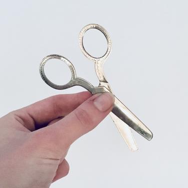 Children's Scissors | Small Metal Scissors Perfect for Little Hands | Sewing Scissors | Crafting Scissors | Kids Toys | Safety Scissors | 