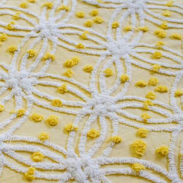 Yellow and White Coverlet. Chenille Bedspread. Vintage Cotton Blanket. 