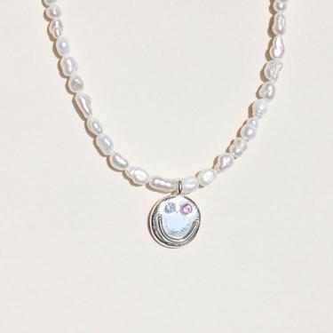 PEARLY FRIEND SMILE NECKLACE