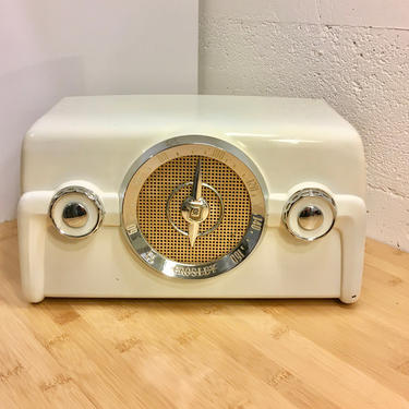 1950 Crosley Coloradio White Bakelite Radio 10-135 w Phono Option 