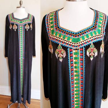 Vintage Black Velvet Embroidered Caftan Dress / Long Sleeved Black Maxi Dress Multicolored Pakistani Embroidery / XL / Herba 