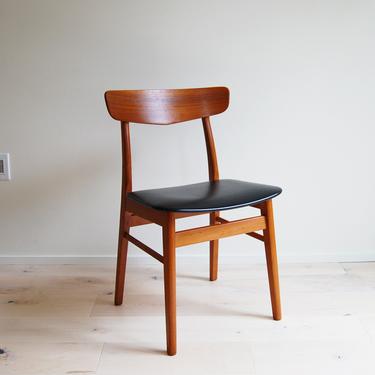 Scandinavian Modern Teak Chair with Black Leatherette Upholstery 