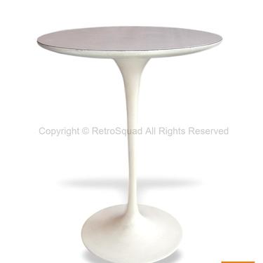 ONE - Tulip Side End table designed by Eero Saarinen fomr Knoll. White Laminate top and Aluminuimum 
