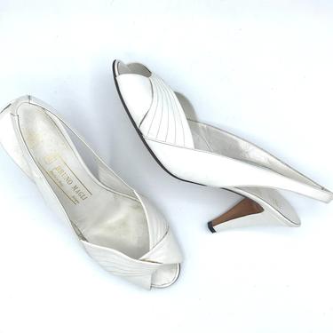 Vintage 1980s Bruno Magli Peep Toe Sandals, 80s Designer White Leather Slingback Heels, Size 9.5 A USA 