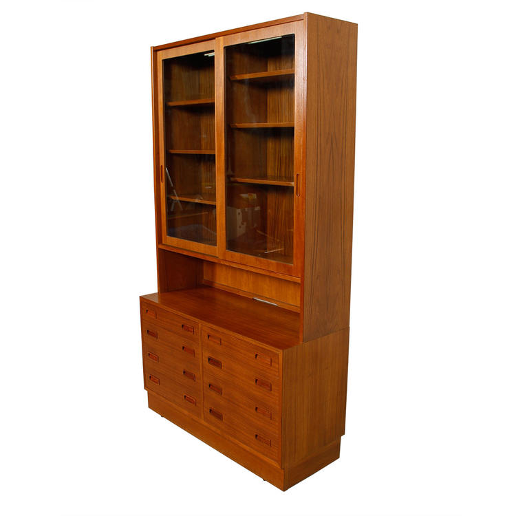 Danish Modern Teak Bookcase / Storage / Display Cabinet by Hundevad, Denmark