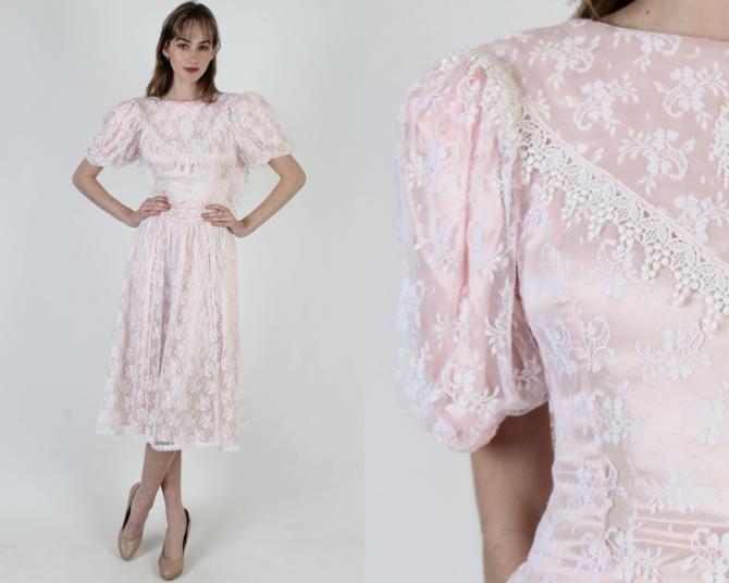 80s Light Pink Gunne Sax Dress / 1980s Romantic White Floral Lace Dress / Deco Bridal Puff Sleeve Tea Party Wide Collar Lawn Mini Midi Dress 