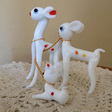 Adorable Vintage set of (3)  Hand Blown Miniature Family of White Deer and Fawns 