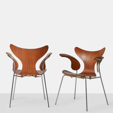 Pair of Arne Jacobsen Armchairs, the Lily, Model 3208