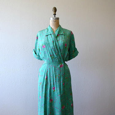 1940s green dressing gown . vintage 40s rose print dress 