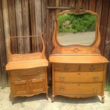 Oak dresser set, big one measures 46 wide 36 tall and 24 deep, wash stand measures 34 wide 32 tall and 18 deep #vintage #petworth #antique #washingtondc #dc