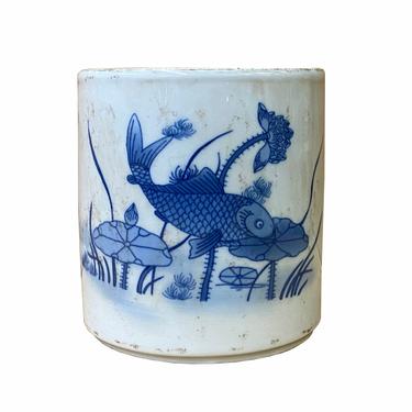 Chinese Distressed White Porcelain Blue Fishes Graphic Holder Vase ws1845E 