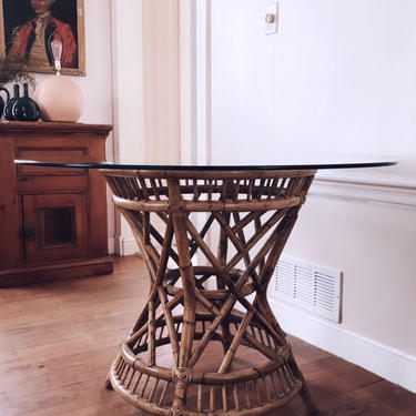 Brighton Style Rattan and Glass Top Dining Table, Round Rattan Dining Table, Chinese Chippendale Rattan Glass Dining Table 