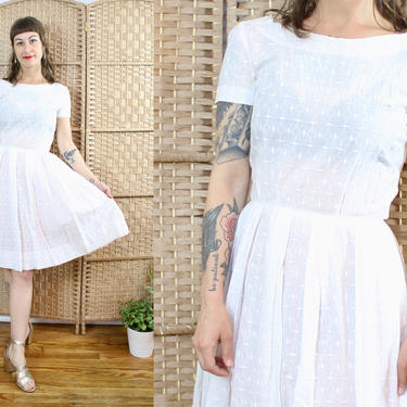 Vintage 50's White Cotton Day Dress / 1950's Summer Dress / Women's Size XS Small by Ru