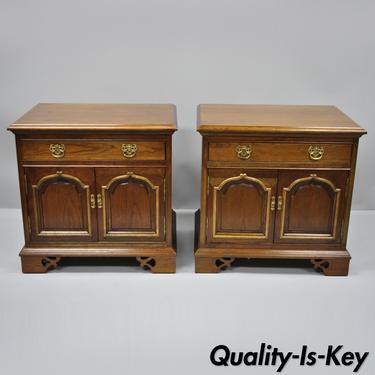 Pair Thomasville Chippendale Style Cherry Wood Nightstands Bedside Table Cabinet
