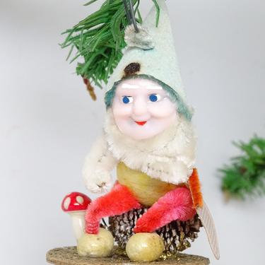 Vintage 1950's Santa on Pine Cone Christmas Ornament, Retro Tree Decoration, Mushroom 