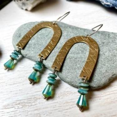 Hammered Arch earrings with Stones