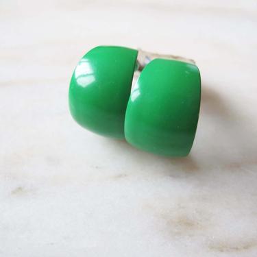 Vintage 70s 80s Hoop Earrings - Small Kelly Green Metal Hoops -  Vintage Hoop Jewelry - Colorful Artsy Quirky Earrings 