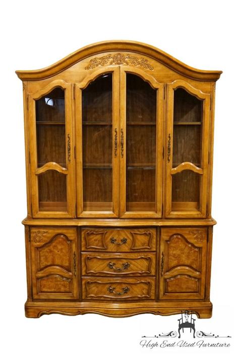STANLEY FURNITURE Country French Maple 60" Illuminated Display China Cabinet 650-67201 