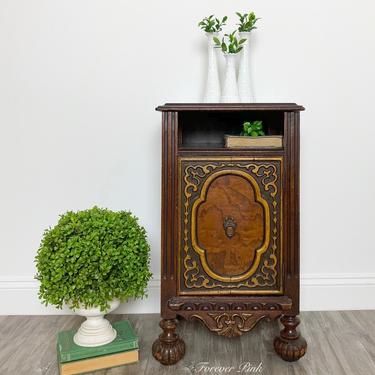 Antique End Table - Nightstand - Bedside Table 